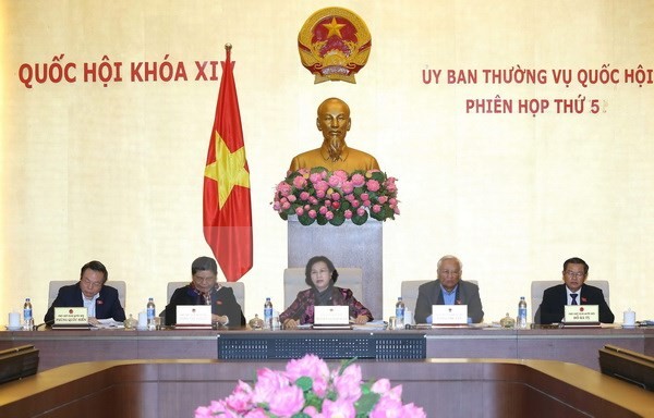 В Ханое завершилось 5-е заседание постоянного комитета вьетнамского парламента - ảnh 1